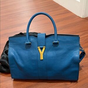 Yves Saint Laurent Cabas chyc Handbag